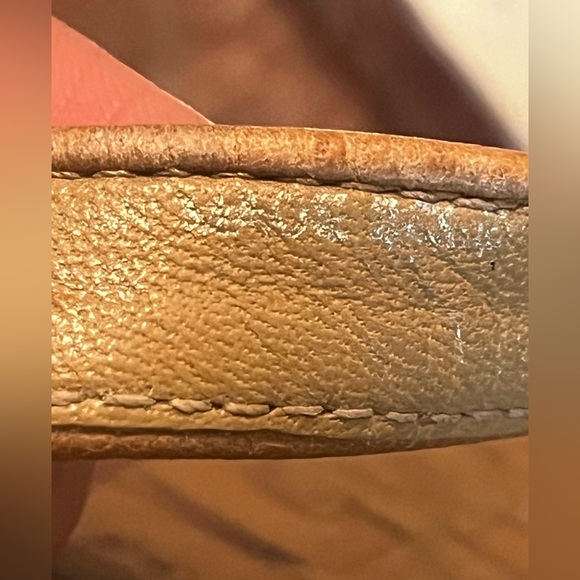 Tory Burch Tan Patent THORA Gold Logo Flip Flop Sandal US 7 M - Picture 7 of 9